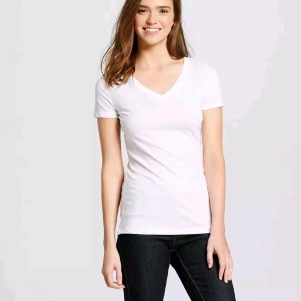 White Mossimo V-neck T-shirt